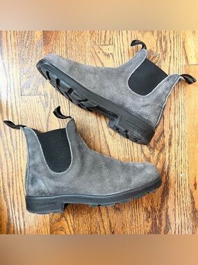 Blundstone classic Chelsea boots in grey suede